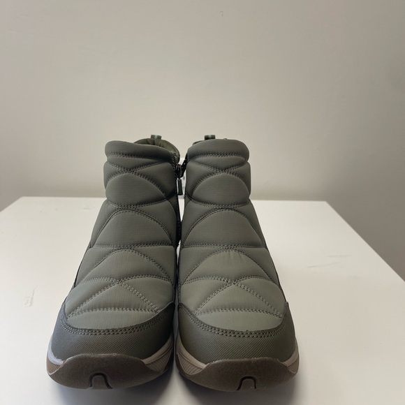 Easy Spirit Shoes - Stylish Green Women's Shoes Size 8.5